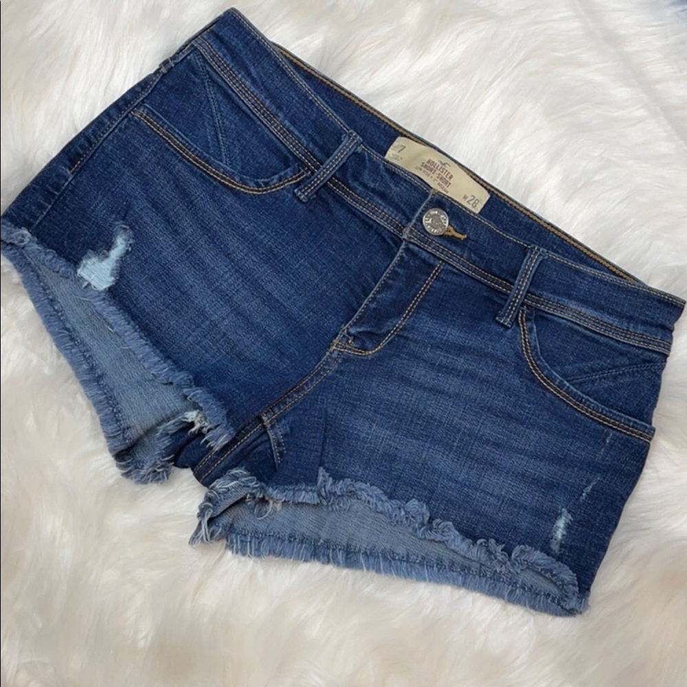 EUC Hollister Jean Short-Short Juniors 7/28